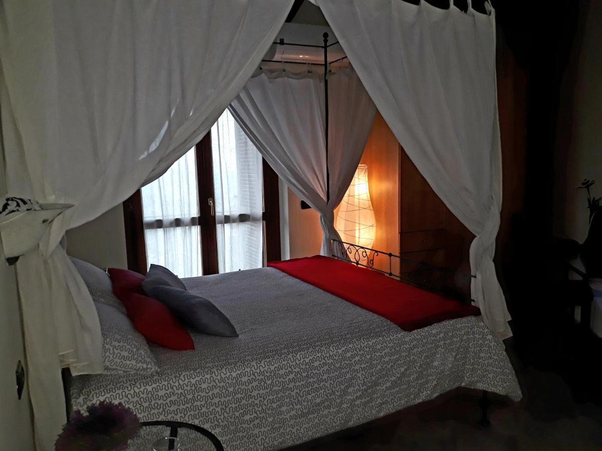 Гостевой дом Cascina Roella Монфорте-д'Альба Экстерьер фото